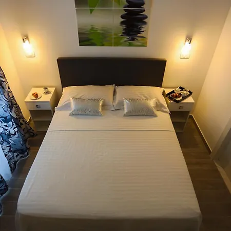 Nirvana & Гостьовий будинок 3*