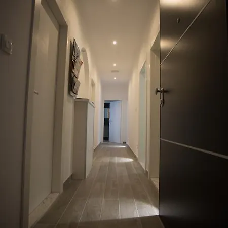 Pensionat Nirvana & Split