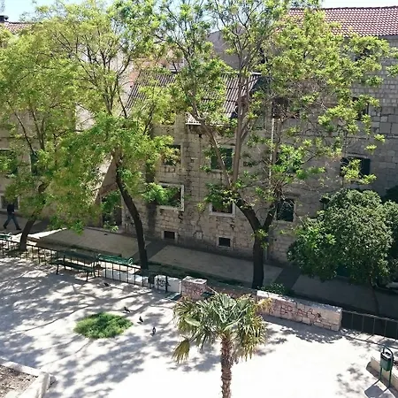 Nirvana & Pensionat Split