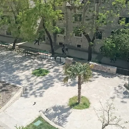 בית הארחה Nirvana &