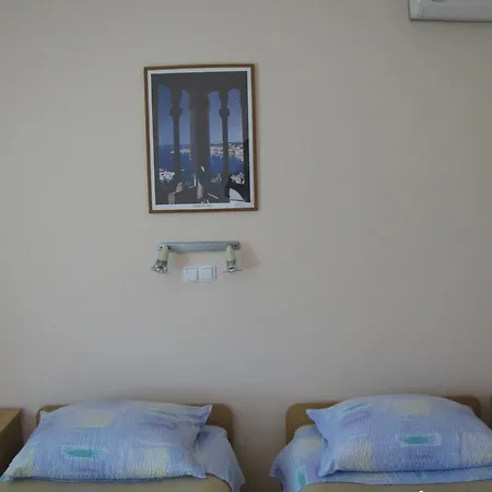 Nirvana Rooms&apartments Pensión 3*