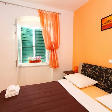 Nirvana Rooms&apartments Pensión