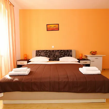 Nirvana Rooms&apartments Pensión 3*