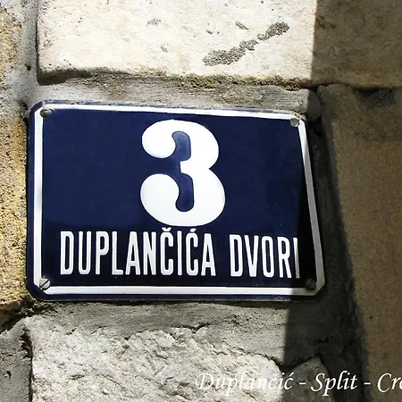 Nirvana & בית הארחה ספליט