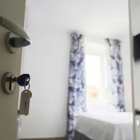 Nirvana & בית הארחה