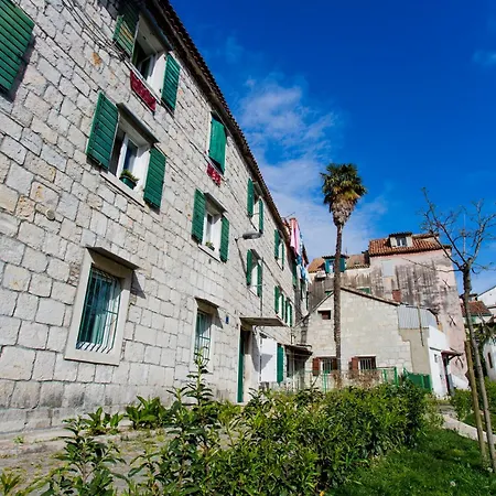 בית הארחה Nirvana & ספליט