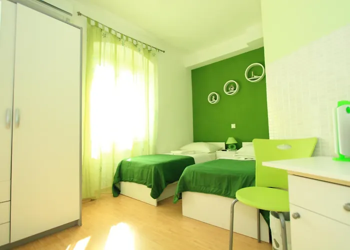 너바나 룸&아파트 3*