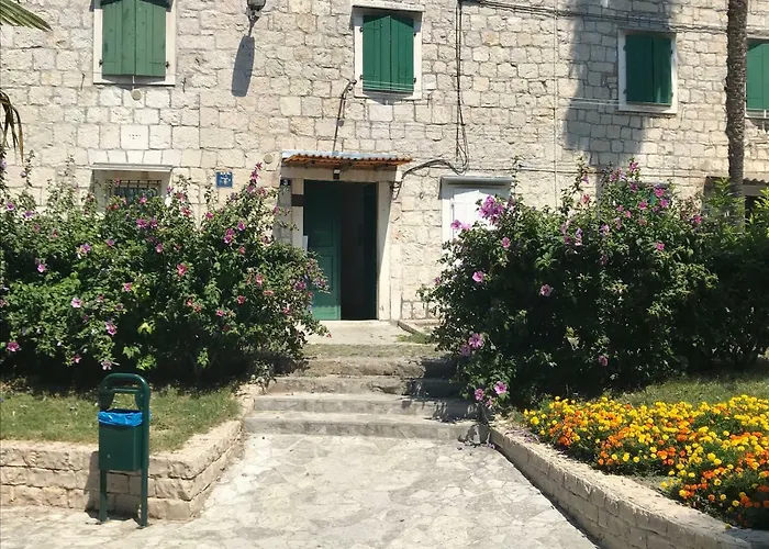 너바나 룸&아파트 게스트하우스 3*